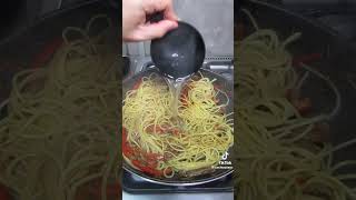 Receta de Fideos con Carne [upl. by Ellevehs834]