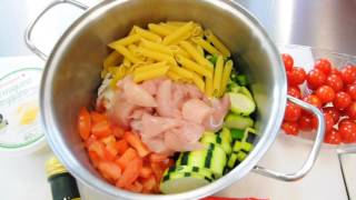 One pot pasta poulet  Recette Franprix [upl. by Thordis]