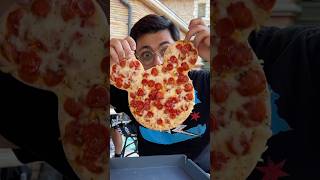 Fa SCHIFO La Pizza di DISNEYLAND 🏰 youtubechamps [upl. by Ruelle]