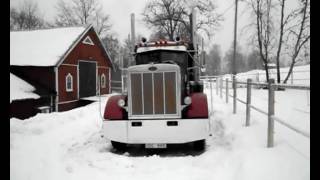 Peterbilt 359 Cold start [upl. by Anitniuq694]