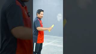 Pegangan Raket Backhand Smash rivaisport badminton tutorialbadminton [upl. by Yremogtnom]