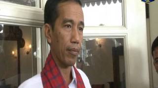 21 Feb 2014 Gub Jokowi Doorstop bersama Wartawan Balaikota [upl. by Assilem48]