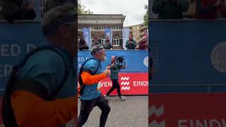 🥹 Laatste loper ASML Marathon Eindhoven 2024 👏🏼 [upl. by Haelak908]