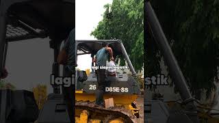 PENGIRIMAN RENTAL ALAT BERAT BULLDOZER KE LAMPUNG UTARA DARI CV UNTUNG JAYA bulldozer shorts [upl. by Aniehs651]