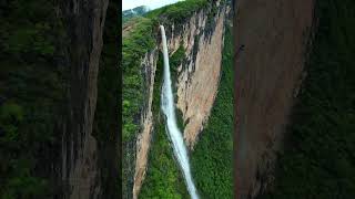 Chongqing Mountain Mysterious Waterfall travel discoverchina mountains [upl. by Hahn754]