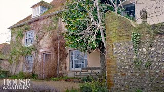 Exploring Charleston House An Expression of Early 20thCentury Art  Houses with History [upl. by Kcam74]