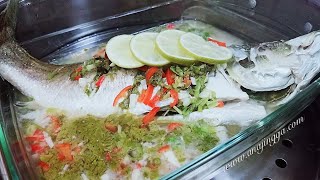 Ikan siakap kukus ala Thai resepi Khairul Aming [upl. by Esoryram780]