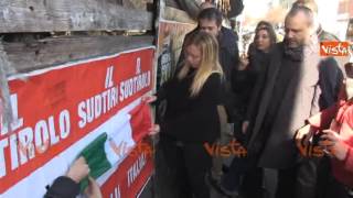 Giorgia Meloni copre con il tricolore i manifesti quotSud Tirolo non è Italiaquot [upl. by Aniraz]