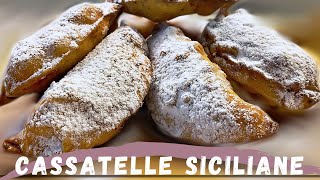 Cassatelle con la ricotta ricetta siciliana  ravioli dolci [upl. by Wilburn712]