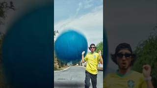 PROBE UNA PELOTA GIGANTE MAGICA😱PERO APLASTO MI CASA shorts [upl. by Sansone]