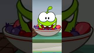 A Om Nom Piacciono Le Bacche  Om Nom Cartoon For Kids shorts [upl. by Mini]