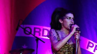 AMY WINEHOUSE  LIVE IN RIO  Rehab You Know Im No Good [upl. by Ainiger]