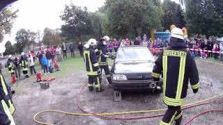 Vorführung Feuerwehr Abbenrode  patientengerechte Rettung aus PKW [upl. by Eecrad154]