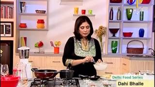 Aks  e  Rasoi  Dahi Bhalle amp Aloo Chat [upl. by Aicila]