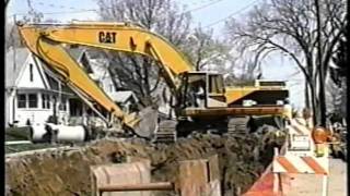 Steel Trench Box Installation Part 2  TrenchTech Inc Trench Shoring Solutions [upl. by Harrad574]