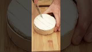 La Recette Parfaite De L’Hiver Camembert Rôti [upl. by Ajad128]