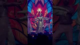 hania amir dance perfomance at 9th hum awards  ovo arena wembly london [upl. by Ialohcin]