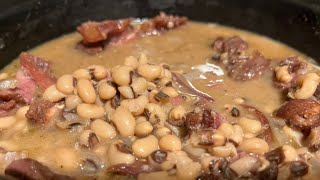 Cooking Southern BlackEyed Peas In A Crockpot Recipe [upl. by Nnylatsyrc]