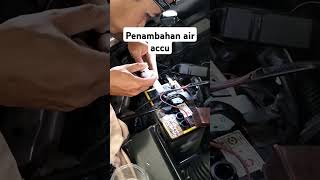 Cara Menambah air accu mobil [upl. by Bunce54]