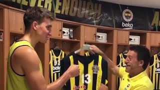 Kızılyıldız maçına gelen Bogdan Bogdanovic soyunma odasıyla hasret gideriyor [upl. by Ennoved]