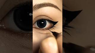 Eyeliner Hack for hooded eyes ✨️ Eyelinerforhoodedeyeseyelinerforbeginnersshortsytshorts [upl. by Amuh]