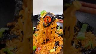 신라면볶음면과 김 shin ramen stir fry with Korean roasted seaweed koreanfood [upl. by Hayarahs]