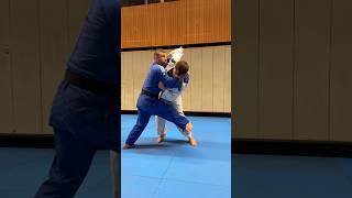 Imitation of O Soto Gari feint then Sasae Tsurikomi Ashi followed by a change in throw direction [upl. by Ydolem]