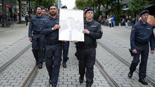 Nach Messerangriff Trauermarsch in Mannheim für getöteten Polizisten [upl. by Oetam]