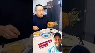 Pineapple ke andar ande chicken chhipa Diya 📈💯🤔 food eating funnyvideoscomedyvideos funnyclips [upl. by Ecirtram]