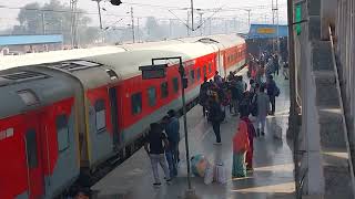 Sarnath Express Arrival  chhapra to Durgjunction  video chhathpuja chhath trainshorts [upl. by Korwun]