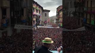 Le coup denvoi du carnaval de Tolosa Pays Basque Sud a été donné ce jeudi [upl. by Rubma617]