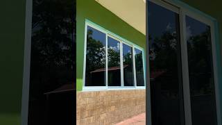 Entregando ventana de aluminio con vidrio filtrasol 4 corredizas si quieres aprender más síguenos [upl. by Yrek]