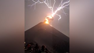 Wild video shows lightning strike hit erupting volcano [upl. by Standing]