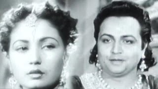 Karman Ki Gati Nyari Jag Mein Meena Kumari  Veer Ghatotkach Emotional Song [upl. by Wildon]