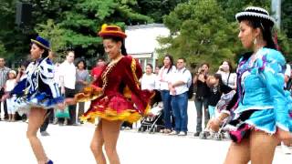 Caporales à la Fête Nationale de Bolivie sur TV28 4ème p  Fiesta Nacional de Bolivia en París [upl. by Kirre195]