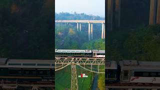 WOW  Spektakuler Saat KA Argo Parahyangan Melalui Jembatan Cikubang keretaapiindonesia [upl. by Ardnot522]