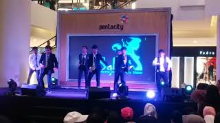 BTS  Blood Sweat amp TearsMic Drop Cover by BasesquaD At Pentacity Balikpapan WSF2018 [upl. by Sola547]