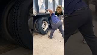 Fastest tire changer 👍 tiretech trucker tirechanger mechanic tirepros SUBSCRIBE 🙏 [upl. by Kcoj]