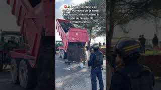 🚨🚜 Les AgriculteursEnColere déversent de la terre depuis un camion benne à Agen au niveau inter [upl. by Efinnej392]