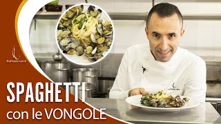 Spaghetti alle vongole  Una nuova videoricetta dello chef Raffaele Lenti [upl. by Gratia772]