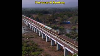 Hermoso ferrocarril Konkan en la India youtube youtubeshorts ytshorts [upl. by Ayanat]