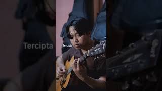 Hivi  Remaja guitar cover shorts fingerstyle hivi [upl. by Salokin788]