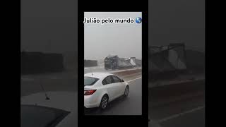 Chuva forte na Espanha 🇪🇸 causam mortes e destruição juliaopelomundo caminhão viagem notícias [upl. by Yesdnik368]