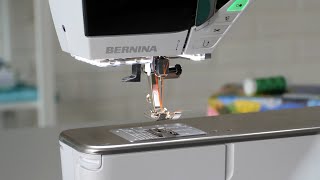 BERNINA Nähmaschine einfädeln – so wird der Oberfaden richtig eingefädelt [upl. by Zetnod]