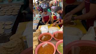 Tlacoyos de guisados y salsas caseras en el tianguis tlacoyos salsas garnachas viral parati [upl. by Wolfram]