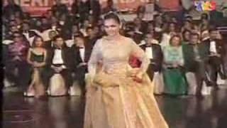 Anugerah Bintang Popular 2005  Siti Nurhaliza Video [upl. by Balcke997]