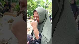 Reaksi Ara Liat Nenek Menangis Sedih Liat Mbah Meninggal Dikubur Nin Sabar Ya Ara Sayang Nin 😢👵❤ [upl. by Ityak121]