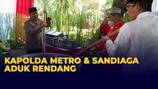 Momen Kapolda Metro Jaya dan Sandiaga Uno Aduk Rendang Bareng 11 Ton Dibagikan ke Warga [upl. by Jens]