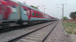 SEEMANCHAL EXPRESS 12488 ANVTJBN  RUSHING TOWARDS MIRZAPUR WITH WAP7 [upl. by Hugon288]