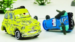 Luigi and Guido Crash amp Repair Disney Cars Toys Stop Motion Animation  Ladybird TV [upl. by Sink]